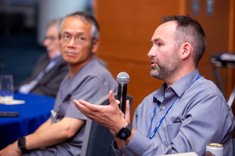 Dr. Reitman asking a question at the Samulski lecture